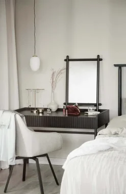 ALISON KARMSTOL BEIGE/SVART